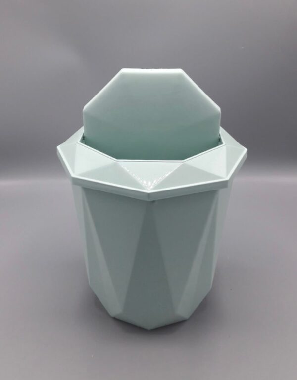 poubelle en plastique pour sale de bain, cuisine, bureau 5